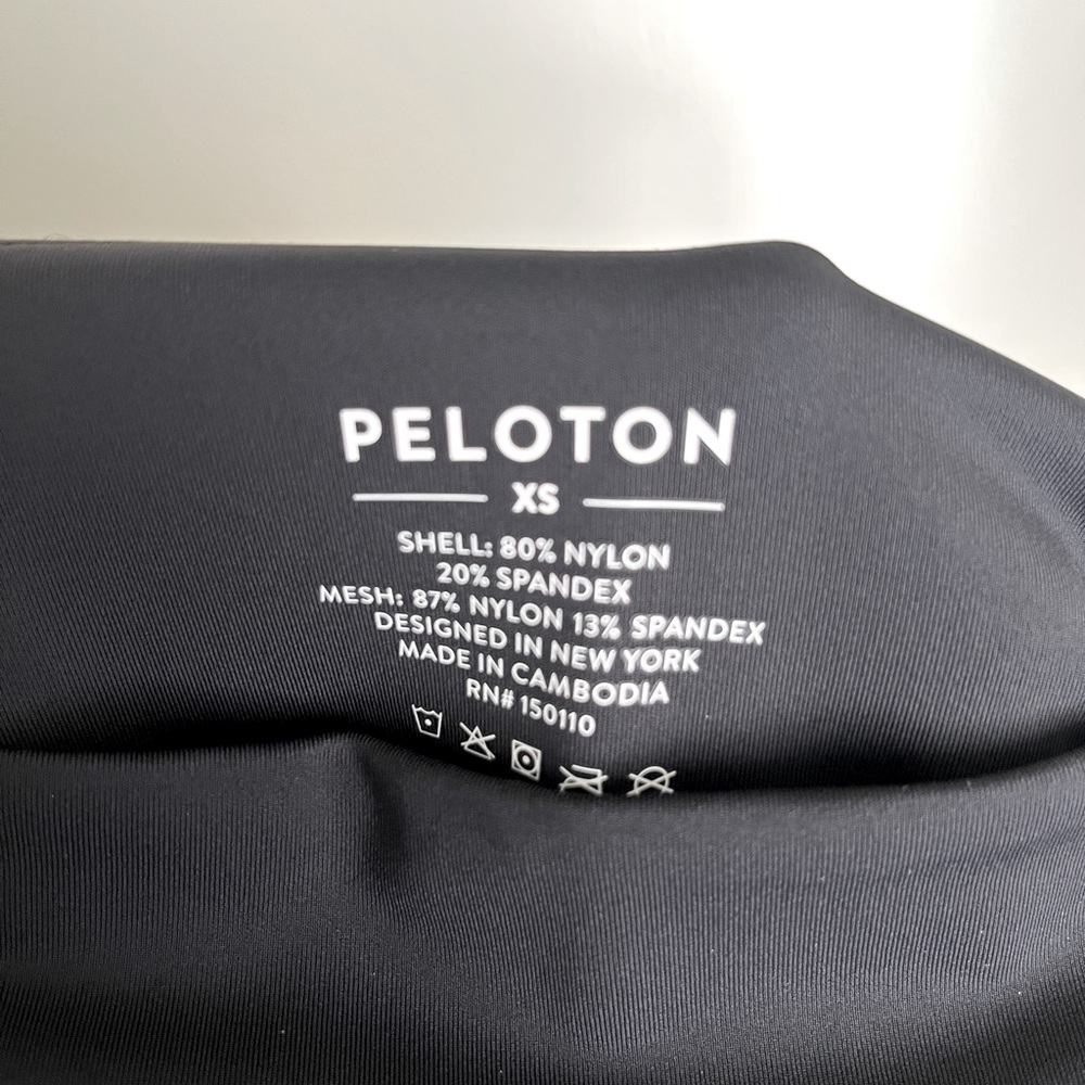 Peloton | NWT Black XS Move Scalloped Hem Legging - Picture 5 of 5